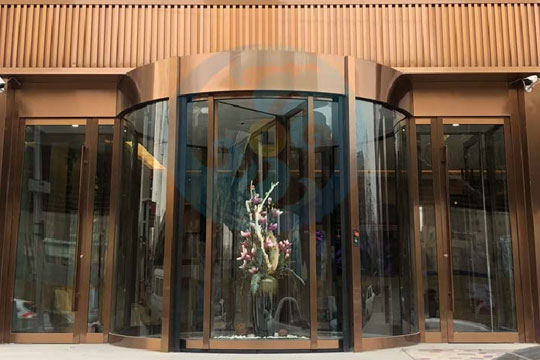 酒店旋轉(zhuǎn)門